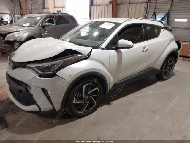 Toyota C-HR 2020 — photo 2