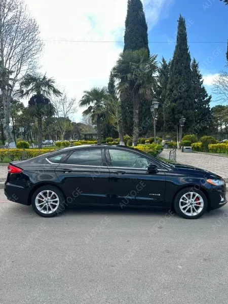 Ford Fusion 2019 — photo 2