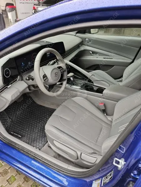 Hyundai Elantra 2022 — photo 2