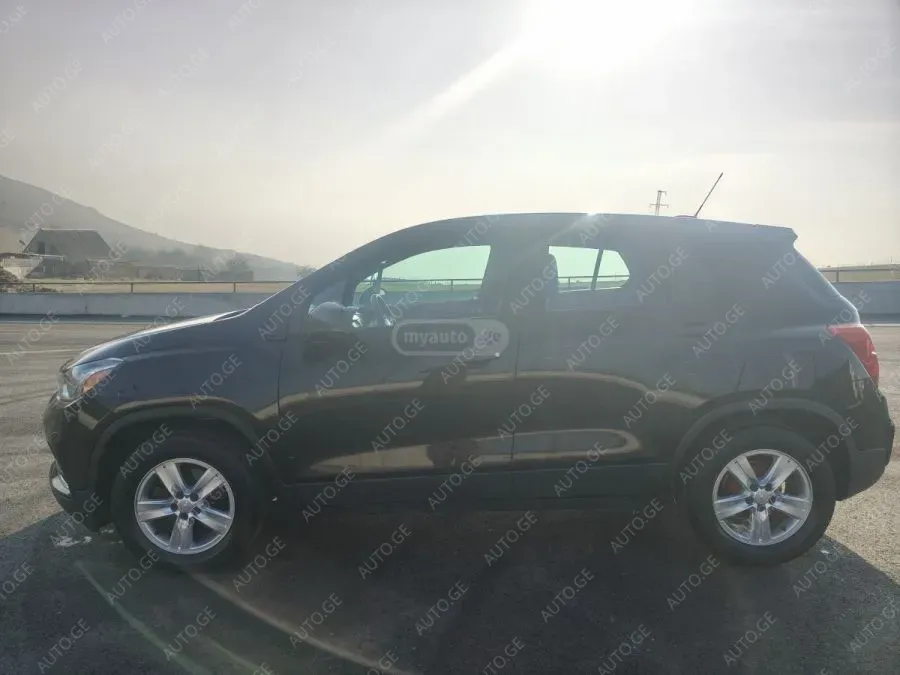 Chevrolet Trax 2017 — photo 2