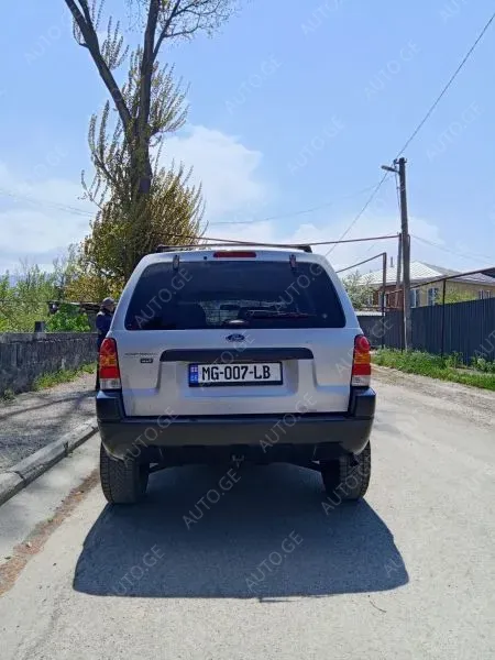 Ford Escape 2003 — photo 2