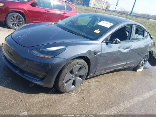 Tesla Model-3-Tesla 2023 — photo 2