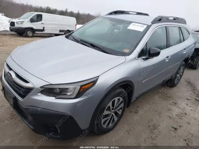 Subaru Outback 2022 — photo 2