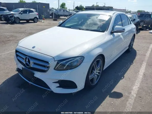 Mercedes-Benz E-300C 2017 — photo 2