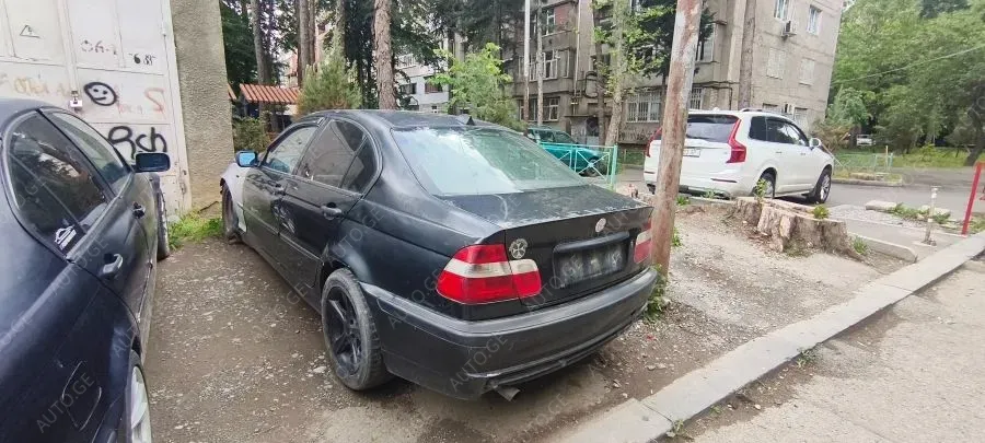 BMW 320 2004 — photo 2