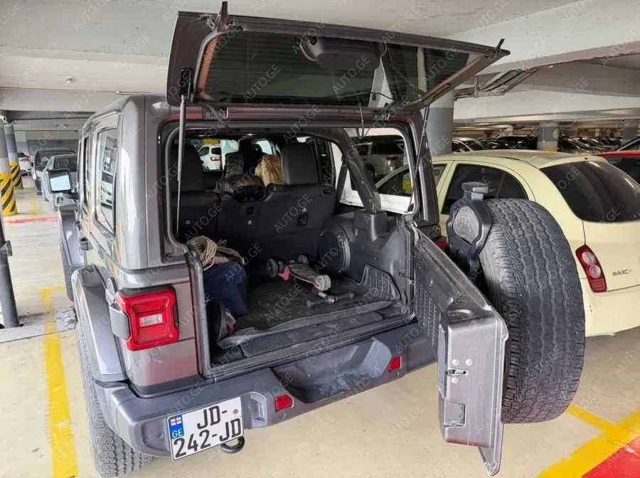 Jeep Wrangler 2019 — photo 2
