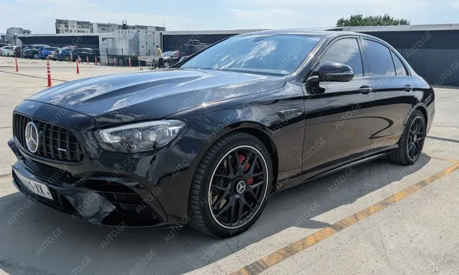 Mercedes-Benz E-300C 2017 — photo 2