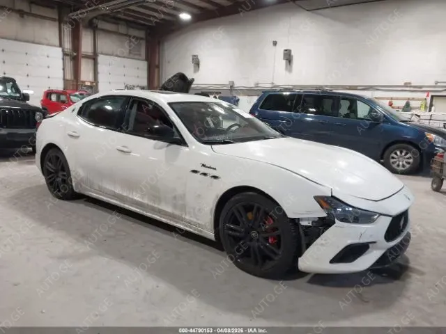 Maserati Ghibli 2023 — photo 2