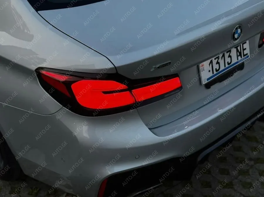 BMW 5 Series 2021 — photo 2