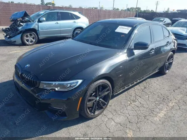 BMW 330 2021 — photo 2