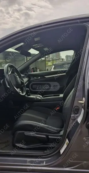 Honda Civic 2019 — photo 2
