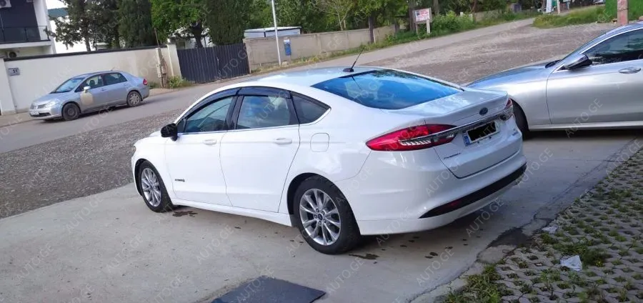 Ford Fusion 2017 — photo 2