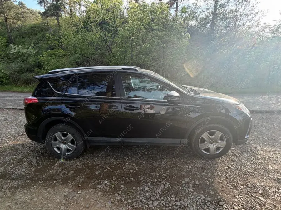 Toyota Rav4 2017 — photo 2