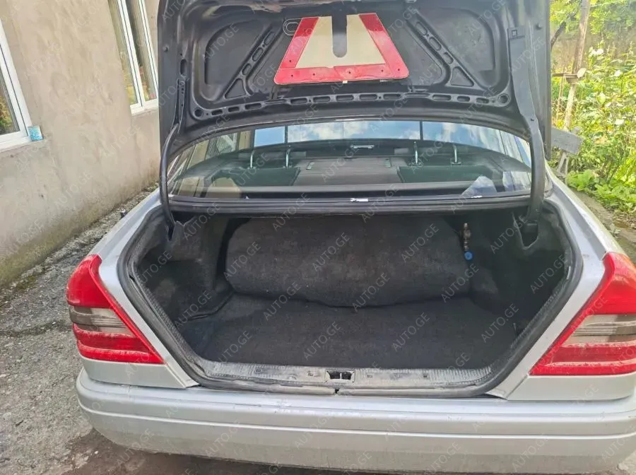 Mercedes-Benz C-220M 1996 — photo 2