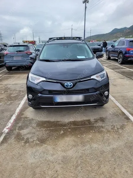 Toyota RAV4 2017 — photo 2