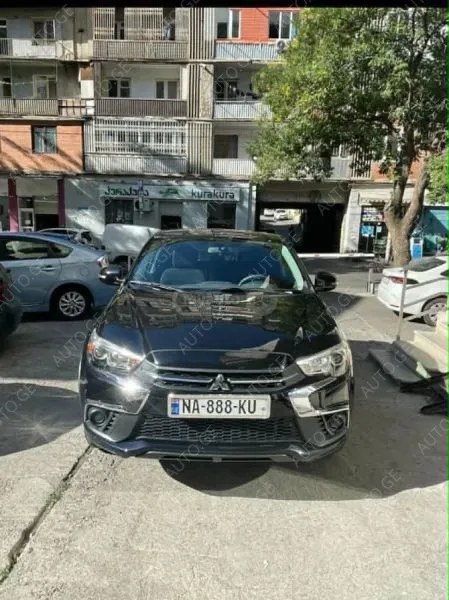 Mitsubishi Outlander Sport 2018 — photo 2