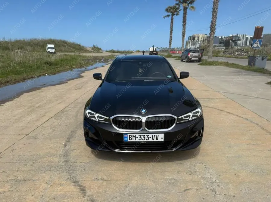 BMW 330 2024 — photo 2