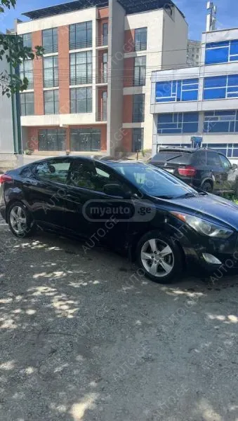 Hyundai Elantra 2013 — photo 2