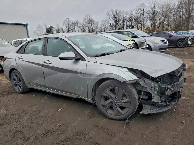 Hyundai Elantra 2021 — photo 2