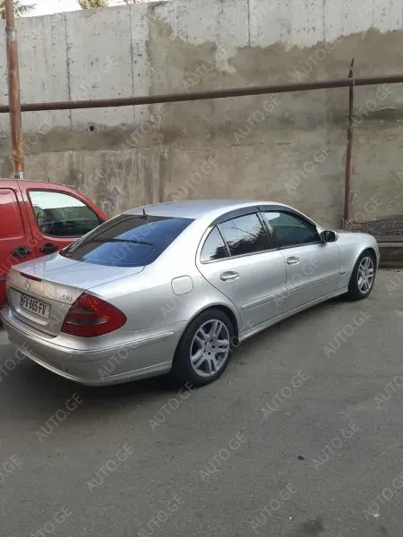 Mercedes-Benz E-270C 2003 — photo 2