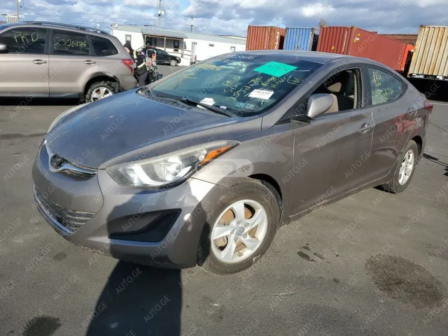 Hyundai Elantra 2015 — photo 2