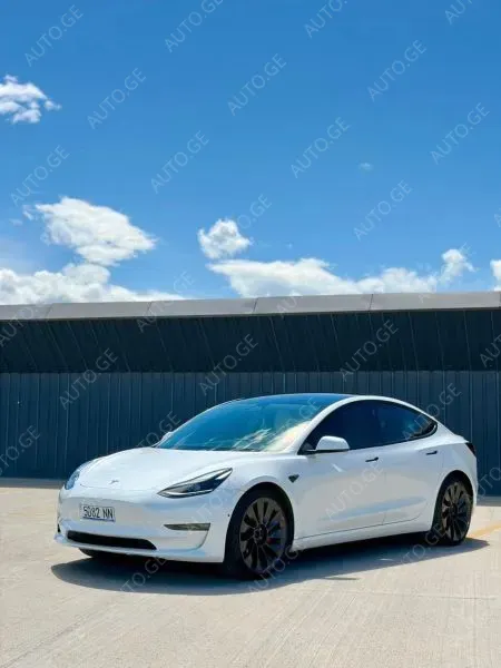 Tesla Model-3-Tesla 2022 — photo 2