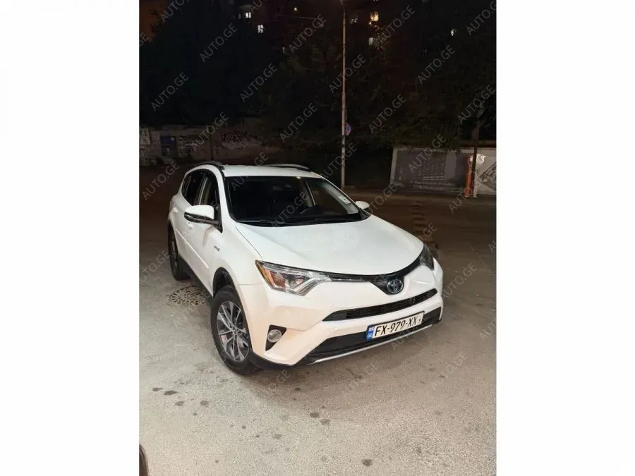 Toyota RAV4 2018 — photo 2