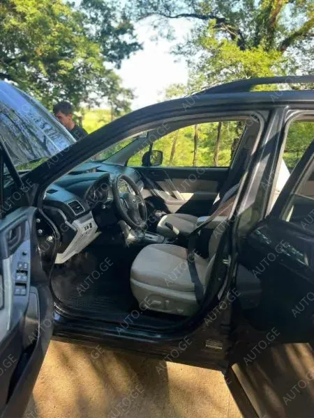 Subaru Forester 2015 — photo 2
