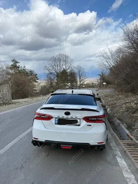 Toyota Camry 2022 — photo 2