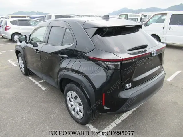 Toyota Yaris 2021 — photo 2