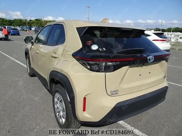 Toyota Yaris 2022 — photo 2