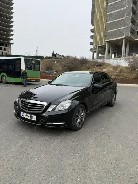Mercedes-Benz E-350C 2012 — photo 2