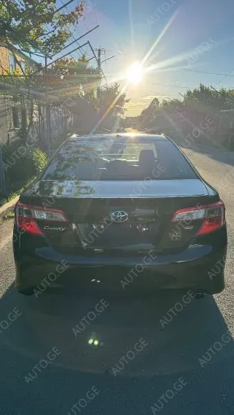 Toyota Camry 2012 — photo 2
