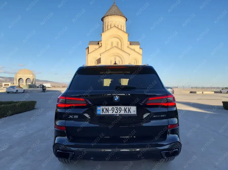 BMW X5 2022 — photo 2
