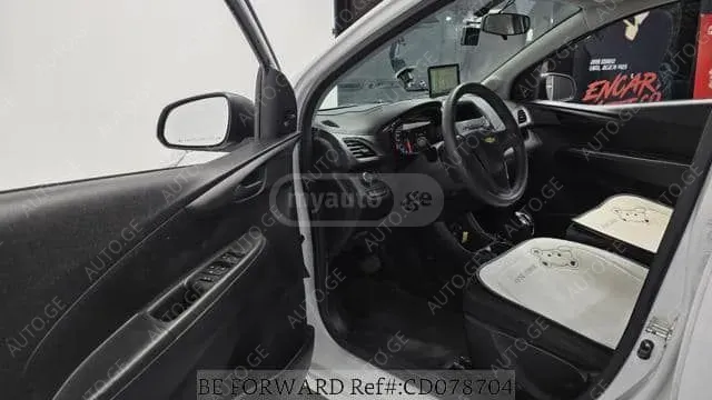 Chevrolet Spark 2021 — photo 2