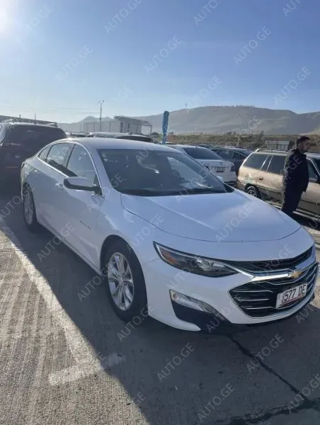 Chevrolet Malibu 2022 — photo 2