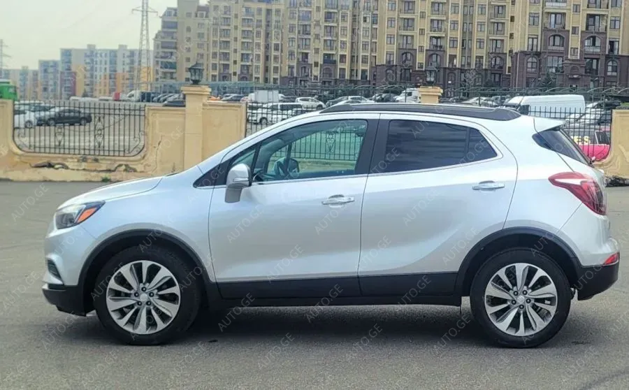 Buick Encore 2018 — photo 2
