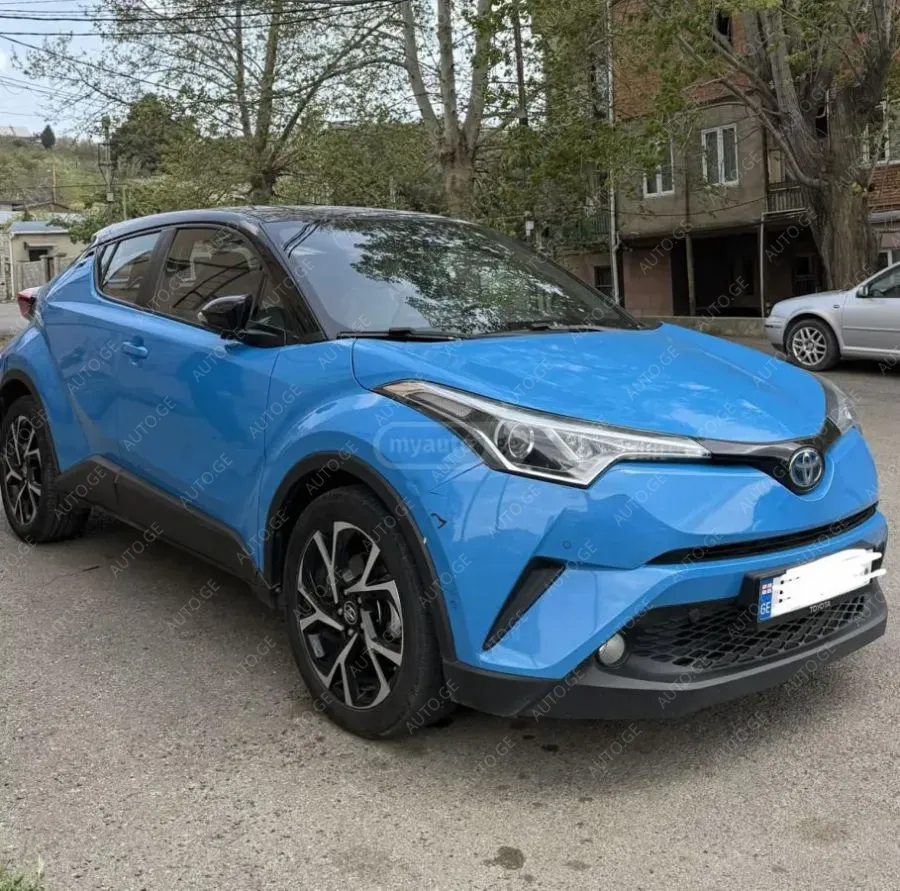 Toyota C-HR 2019 — photo 2