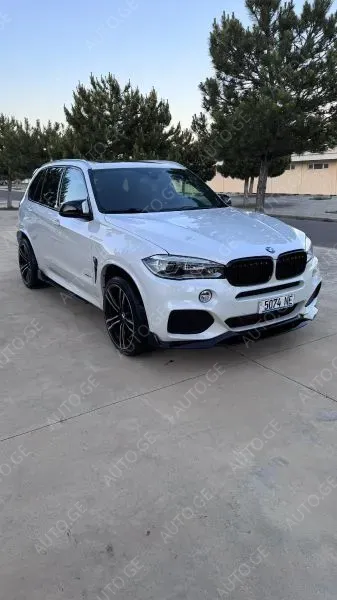 BMW X5 2018 — photo 2