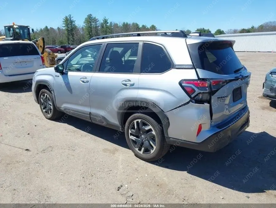 Subaru Forester 2025 — photo 2