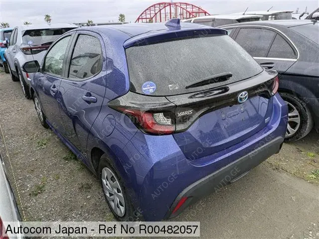 Toyota Yaris 2021 — photo 2