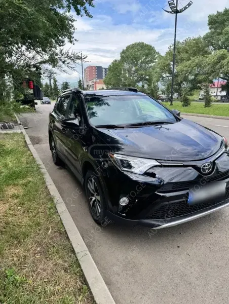 Toyota RAV4 2017 — photo 2