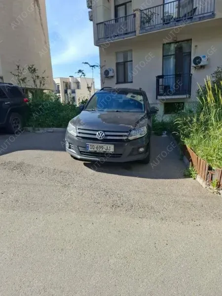 Volkswagen Tiguan 2012 — photo 2
