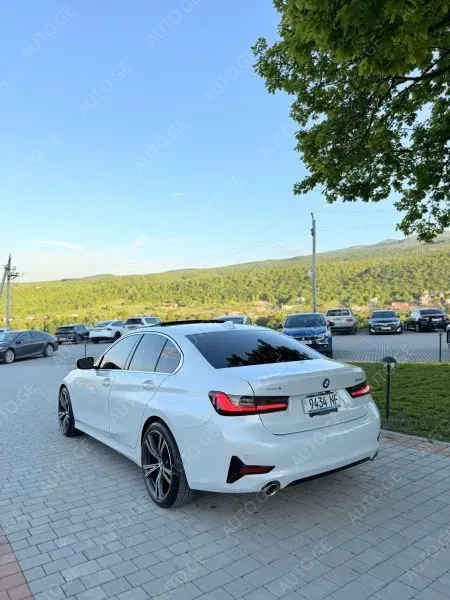 BMW 330 2023 — photo 2