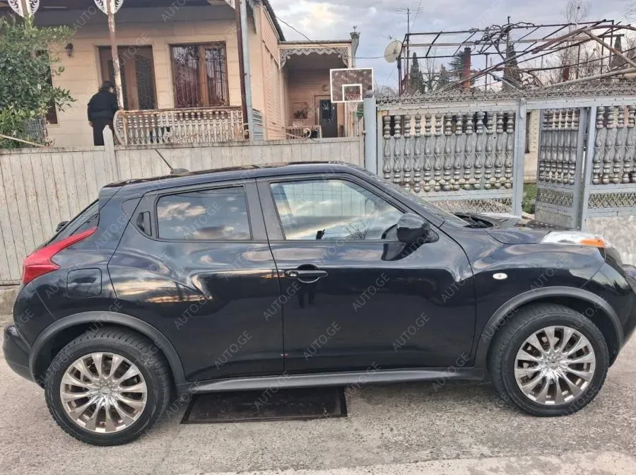 Nissan Juke 2011 — photo 2