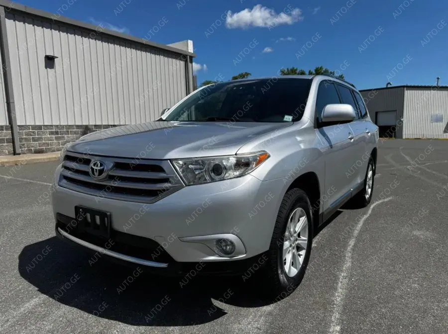 Toyota Highlander 2013 — photo 2