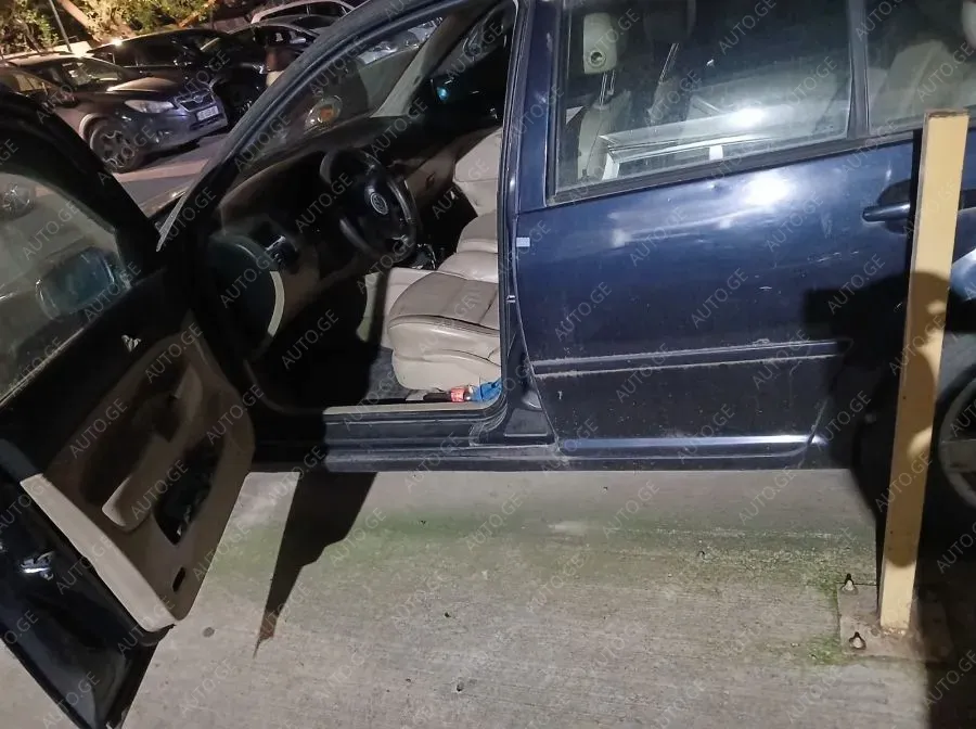 Volkswagen Jetta 1999 — photo 2
