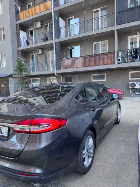 Ford Fusion 2018 — photo 2