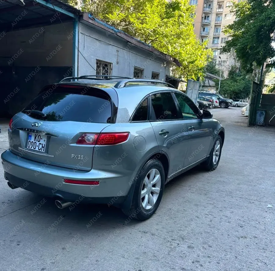 Infiniti FX35 2003 — photo 2