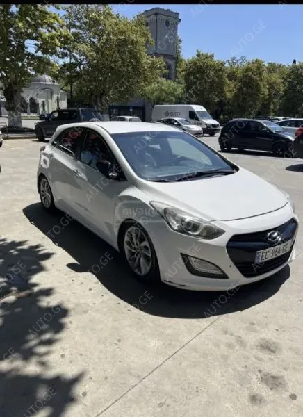 Hyundai i30 2012 — photo 2